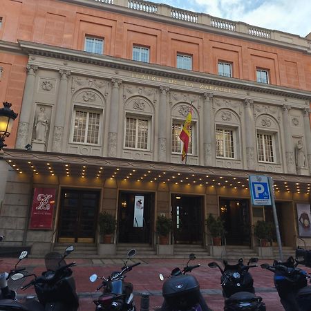 Hostel Latimoamericano Masculino Madryt Zewnętrze zdjęcie